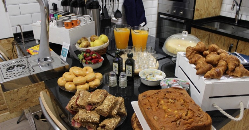 Reuniones de empresa con Desayuno, una actividad diferente para crear  equipo - Blog Tu Merendero | Local con cocina para organizar eventos en León