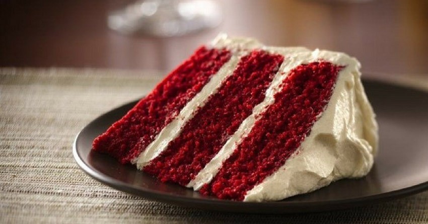 Cómo hacer una tarta red velvet o de terciopelo rojo con chocolate blanco